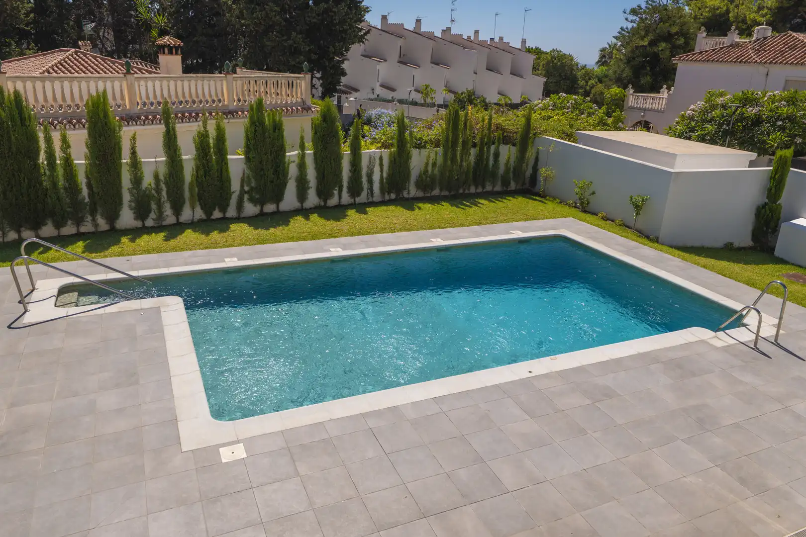Piscina de Casa adosada en venda en Torremolinos amb Jardí privat, Terrassa i Piscina