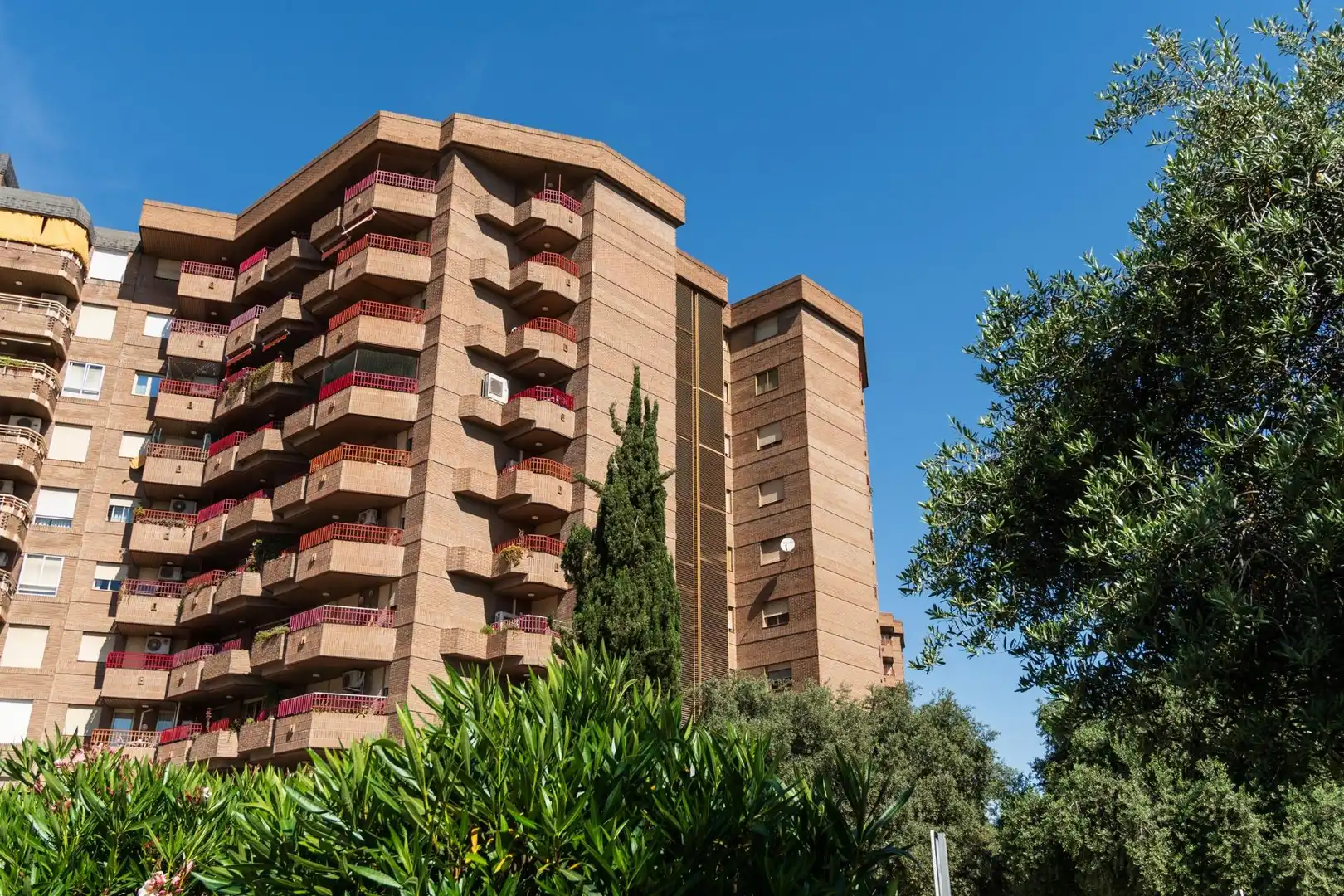 Piso en venta en Avenida ALIERTA, CESAREO, 42, Parque Miraflores