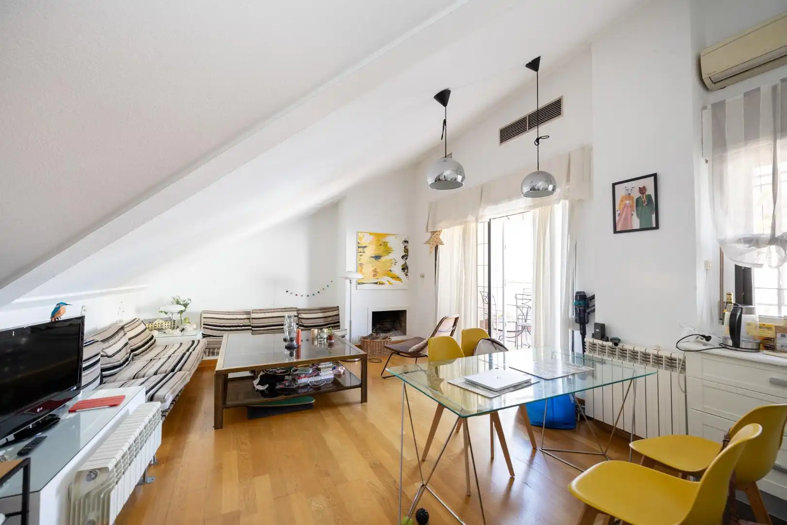 Living room of Attic for sale in  Granada Capital  with Air Conditioner, Heating and Terrace