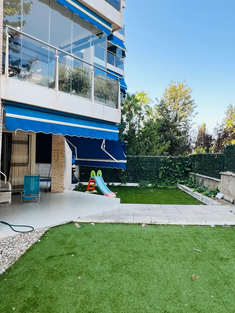 Terraza de Piso en venta en Salou con Aire acondicionado, Calefacción y Jardín privado