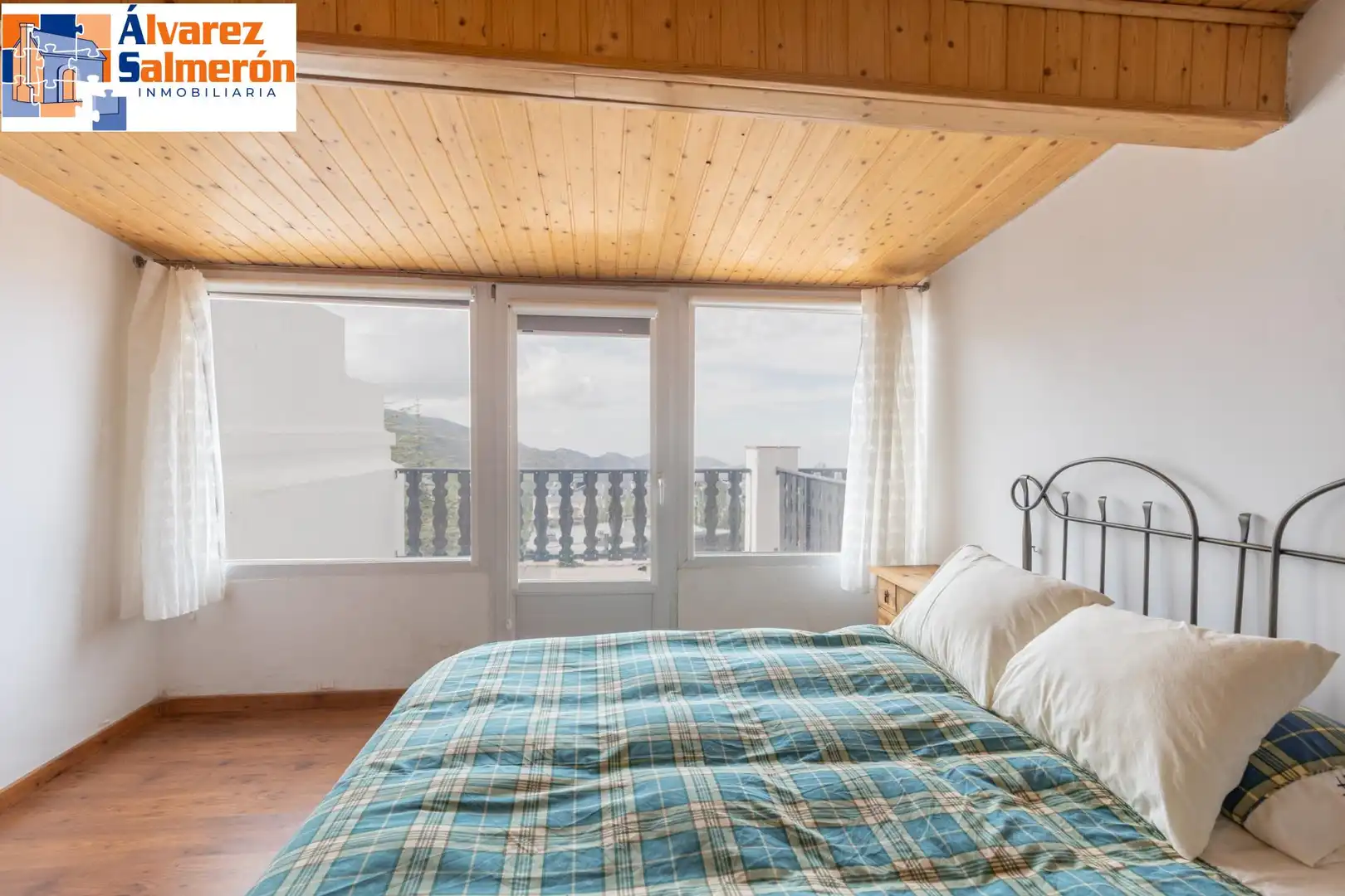 Dormitori de Apartament en venda en Zona baja