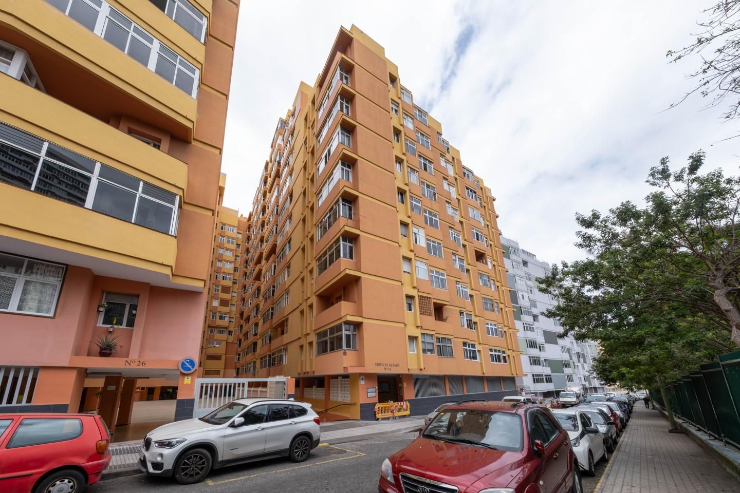 Vista exterior de Pis en venda en Las Palmas de Gran Canaria amb Terrassa i Moblat