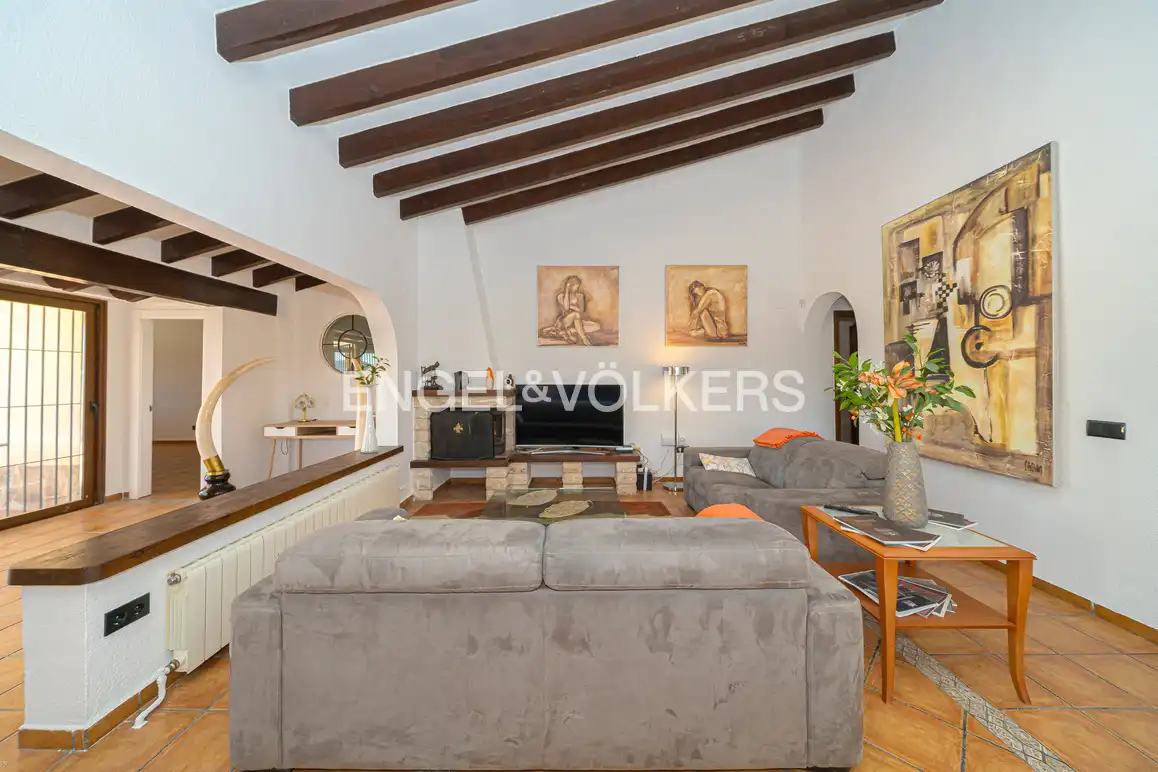 Sala de estar de Casa o chalet en venta en La Nucia con Aire acondicionado, Jardín privado y Piscina