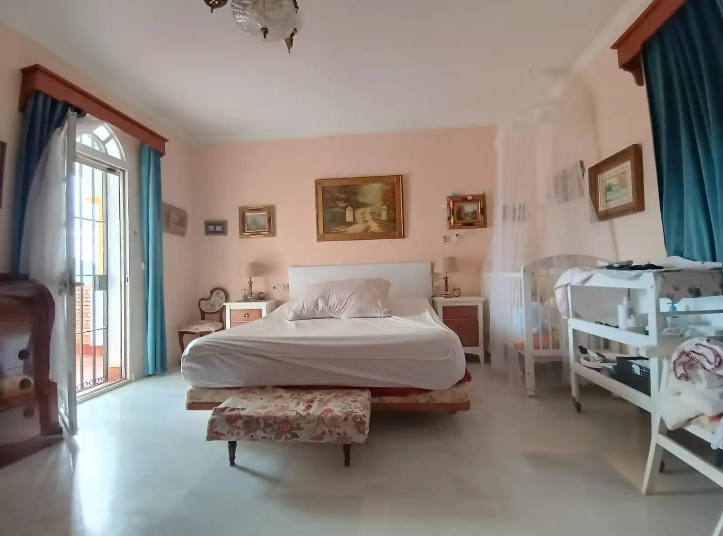 Habitación de Casa o chalet en venta en Chiclana de la Frontera con Jardín privado
