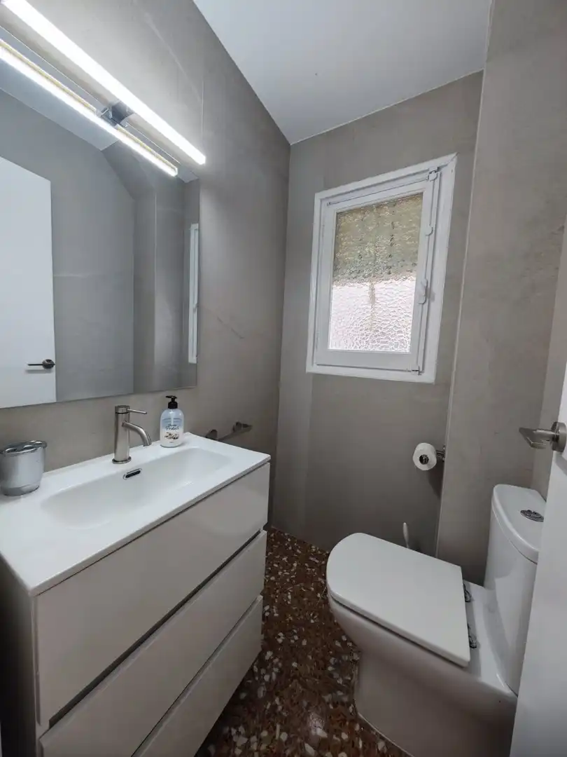 Badezimmer von Wohnung zur Miete in Alicante / Alacant mit Heizung, Terrasse und Möbliert