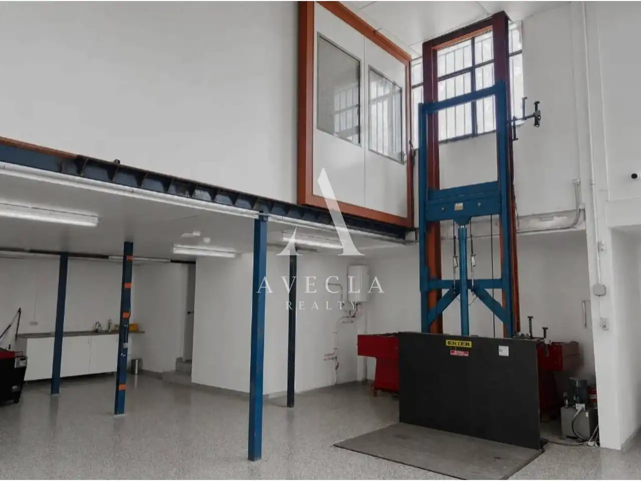 Nave industrial de alquiler en Rubí