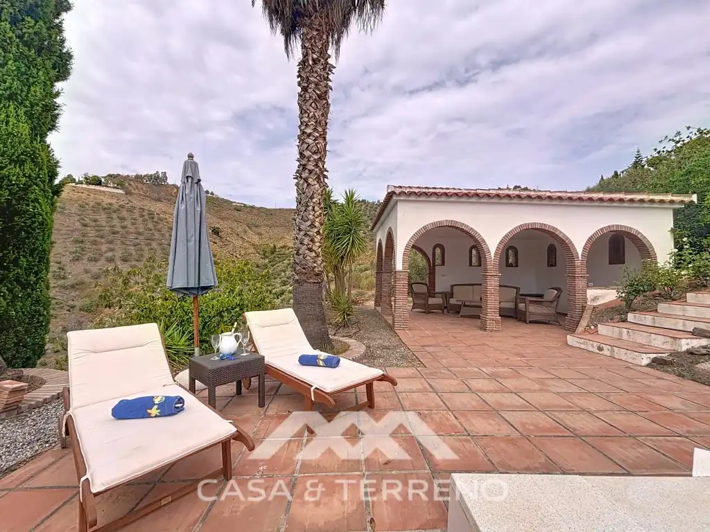 Terrassa de Casa o xalet en venda en Canillas de Albaida amb Aire condicionat, Calefacció i Jardí privat