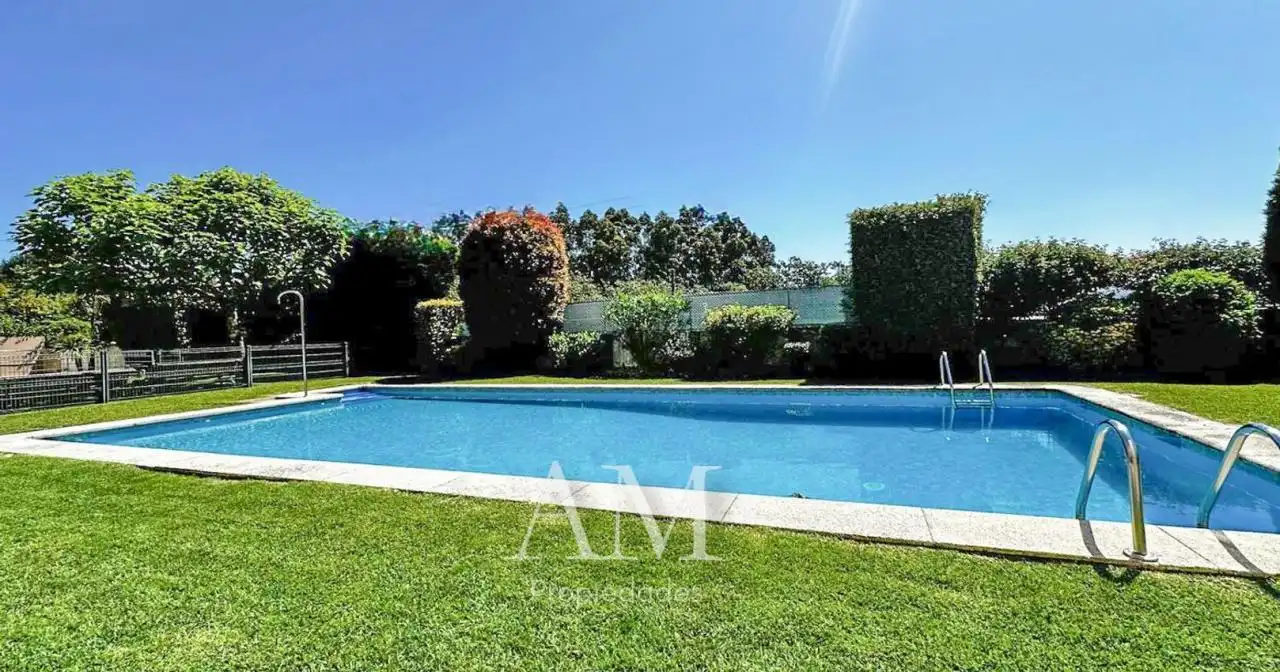 Jardín de Dúplex en venta en Nigrán con Calefacción, Terraza y Trastero