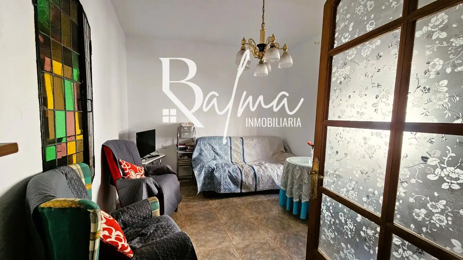 Living room of Detached homes for sale in Vélez-Málaga  with Terrace, Storage room and Furnished