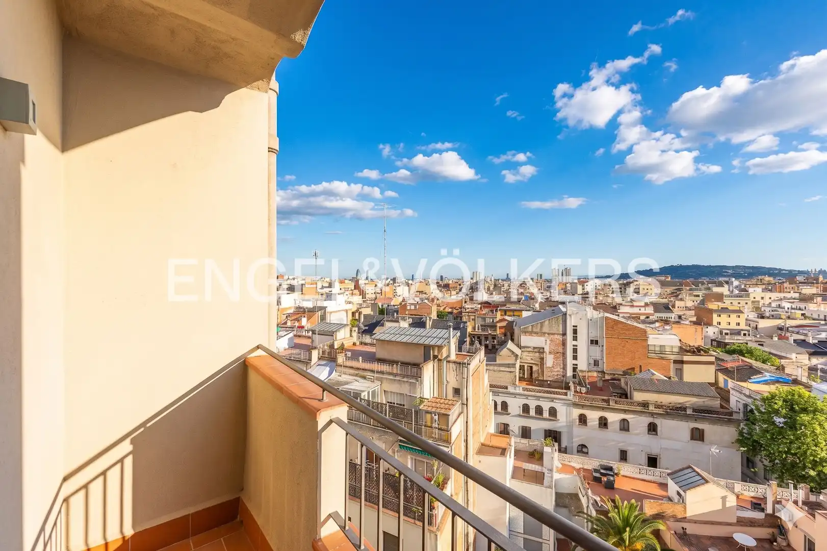 Terrasse von Dachboden zum Verkauf in Barcelona mit Klimaanlage, Heizung und Parkett