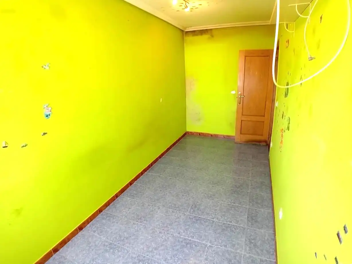 Piso en venta en Santoña con Calefacción y Parquet