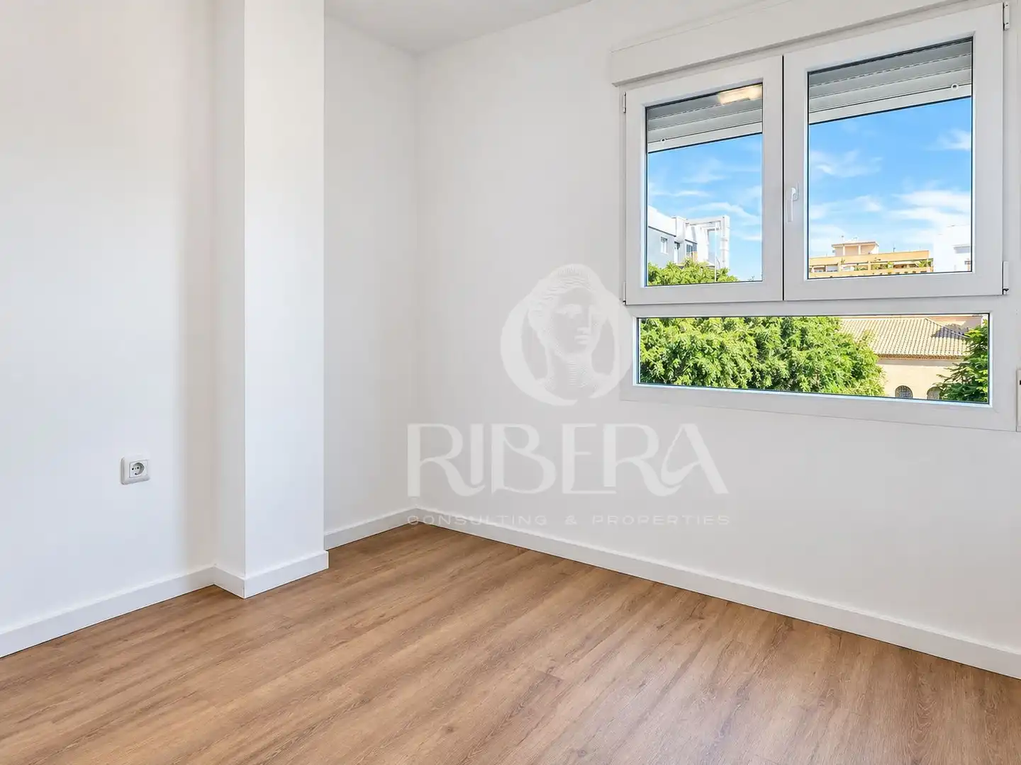 Bedroom of Flat for rent in Valencia  with Air Conditioner, Terrace and Pets allowed