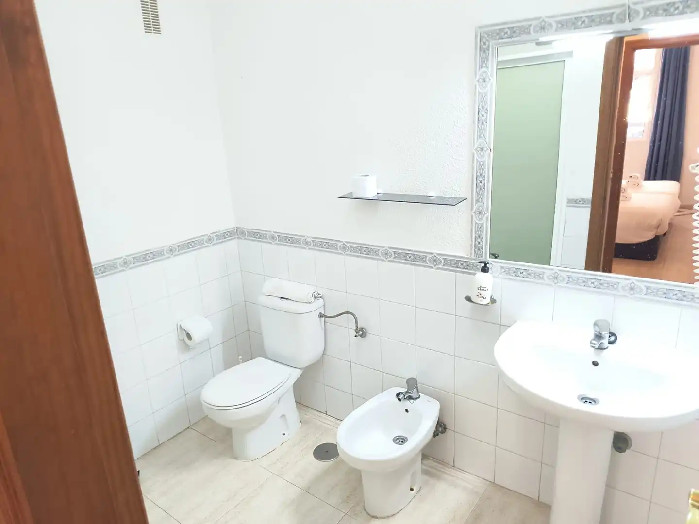 Badezimmer von Wohnung zum Verkauf in Puerto de la Cruz mit Möbliert, Ofen und Fernseher