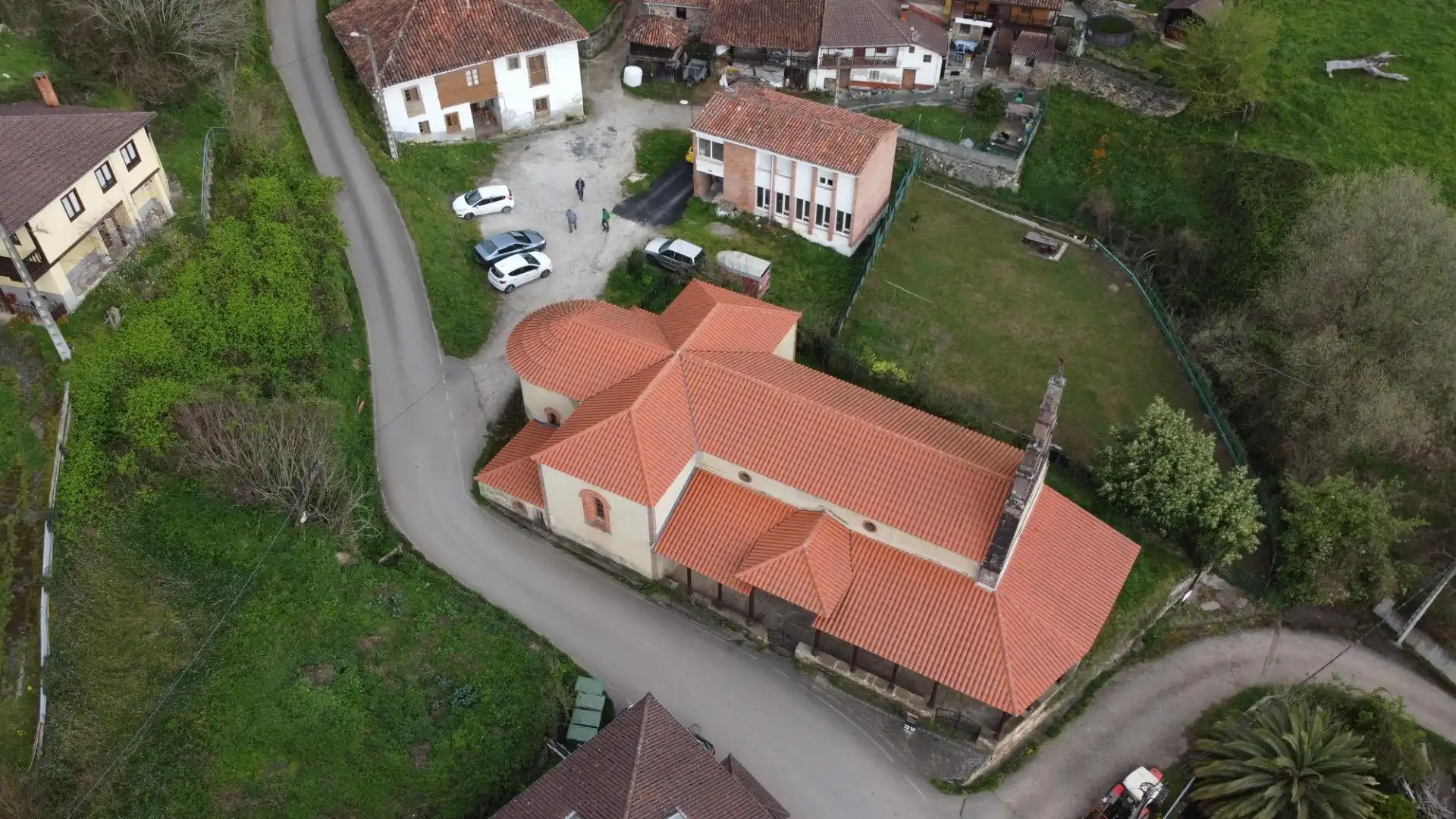 Vista exterior de Finca rústica en venda en Lena amb Jardí privat, Traster i Balcó
