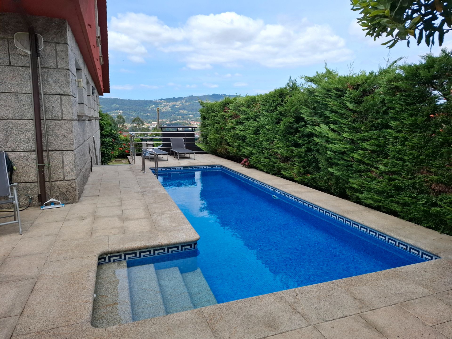 Piscina de Casa o xalet en venda en O Porriño   amb Calefacció, Jardí privat i Terrassa