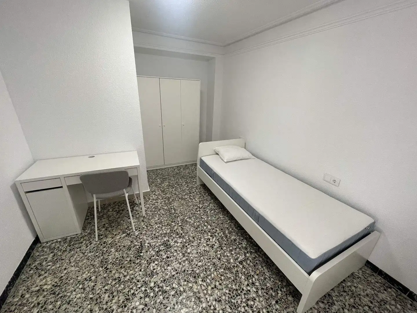 Schlafzimmer von Wohnung zum Verkauf in Elche / Elx mit Möbliert und Balkon