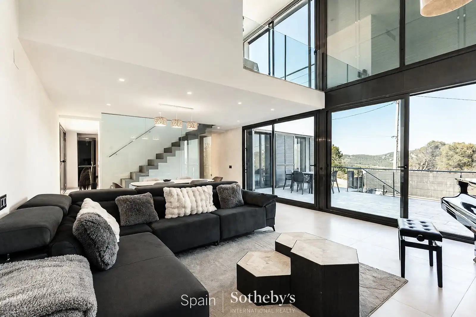 Casa con piscina en venta en Canyelles, imagen 2
