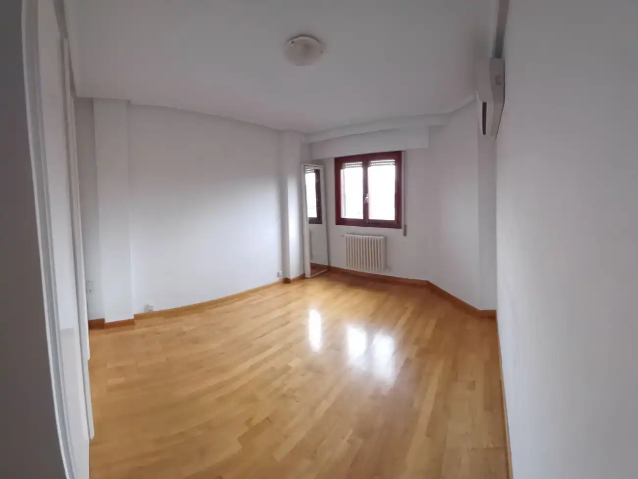Wohnung zur Miete in Calle de Miguel Servet, 34, Centro