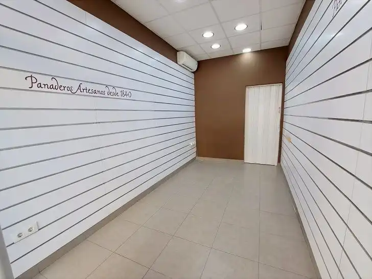 Local comercial de lloguer a Valdepeñas, imagen 2