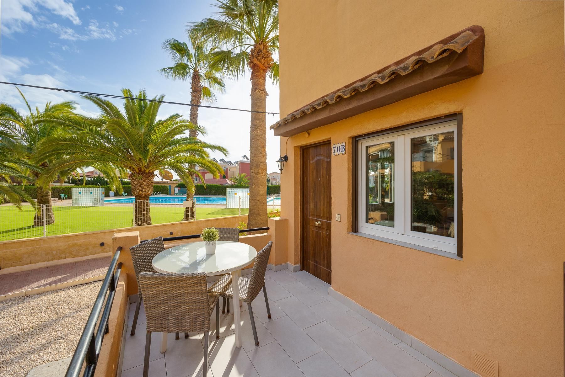 Jardín de Estudio en venta en Torrevieja con Terraza y Piscina comunitaria