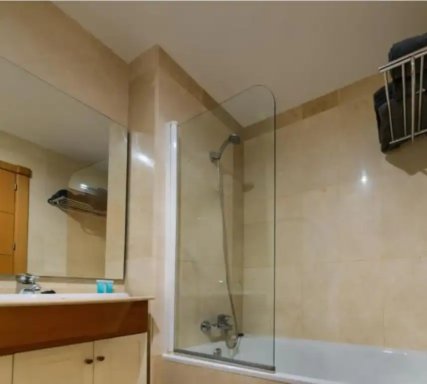 Bathroom of Flat for sale in Benalmádena  with Air Conditioner, Terrace and Community pool