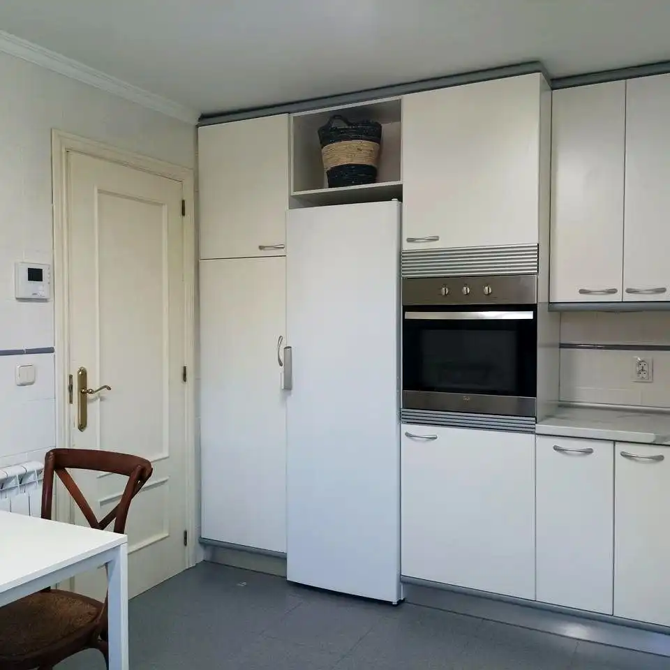 Kitchen of Flat for rent in Madrid  with Air Conditioner, Heating and Parquet flooring