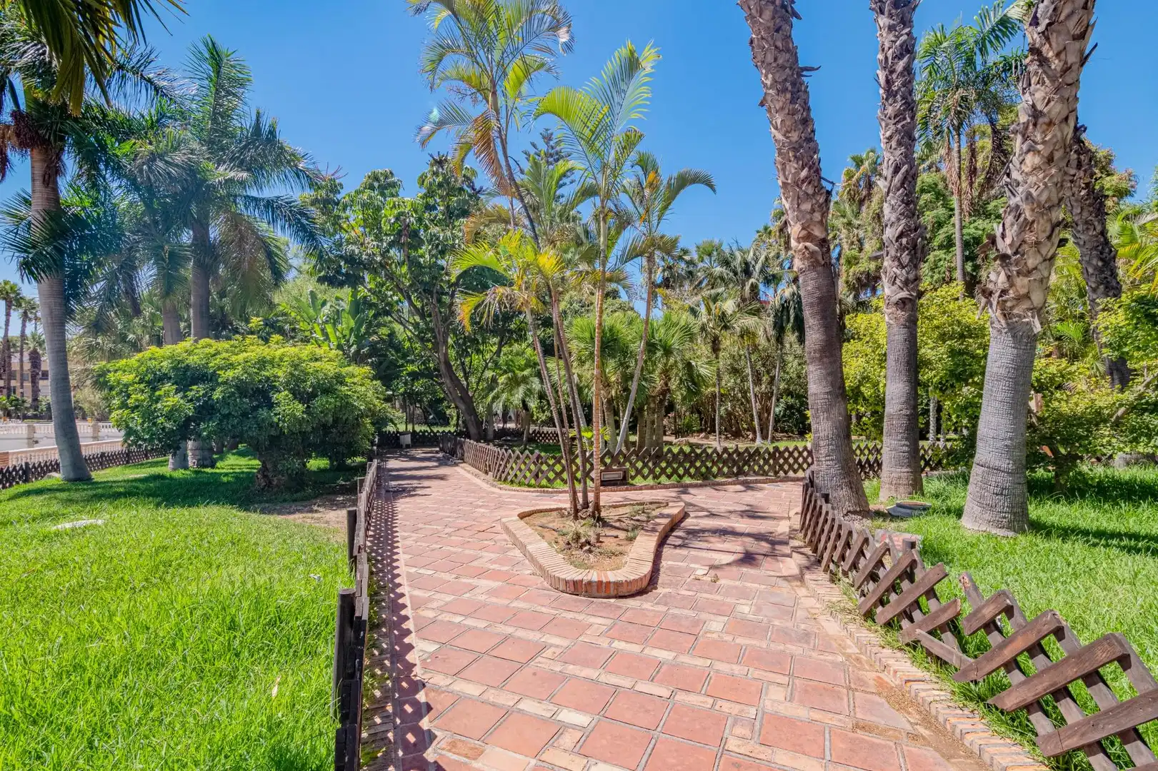Garden of Apartments for sale in Almuñécar