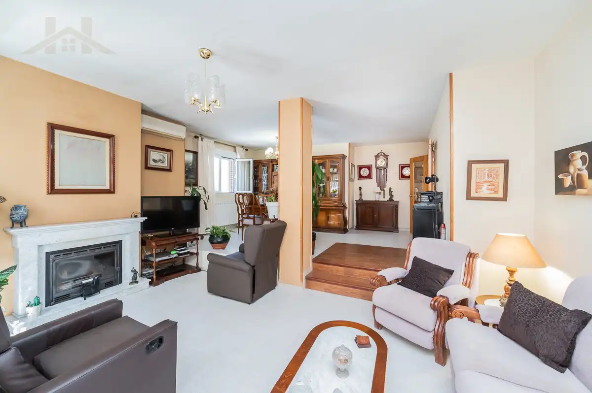 Living room of Houses for sale in Arroyomolinos (Madrid)  with Air Conditioner, Heating and Private garden