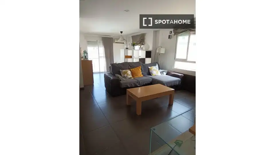 Habitación en Centro - El Castillo
