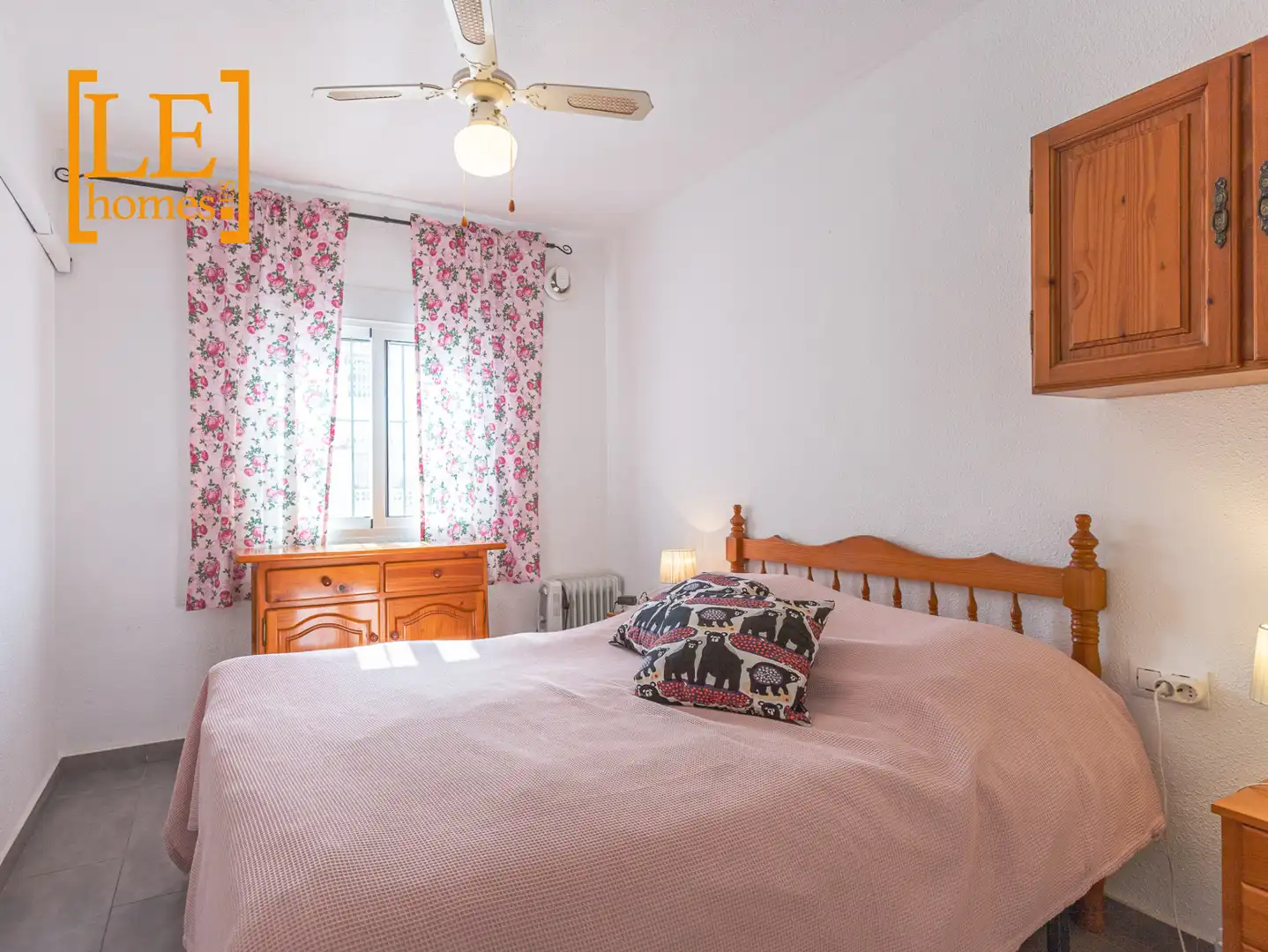 Habitación de Planta baja en venta en Torrevieja con Aire acondicionado, Amueblado y Horno