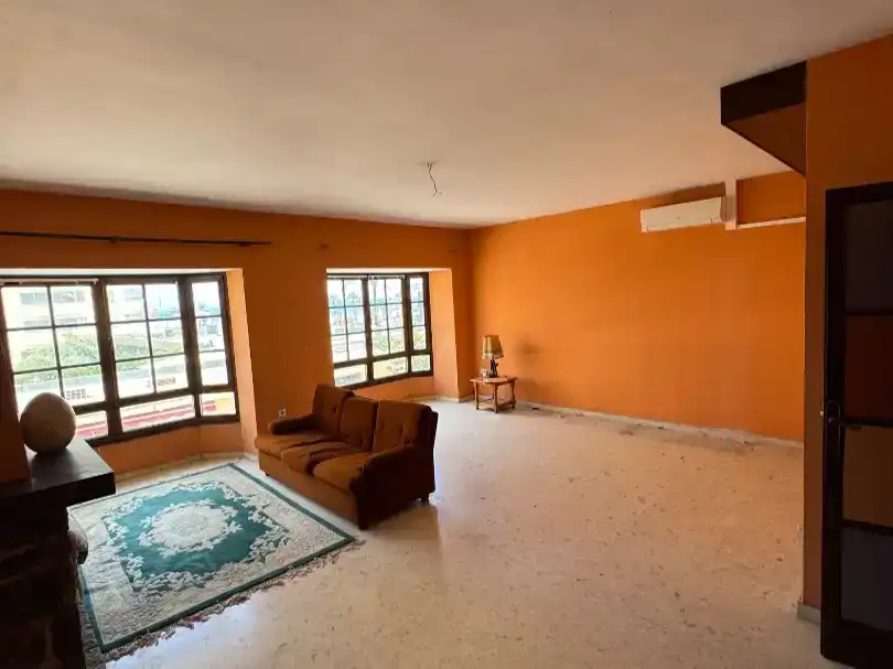 Sala d'estar de Casa o xalet en venda en Fuengirola amb Aire condicionat i Balcó