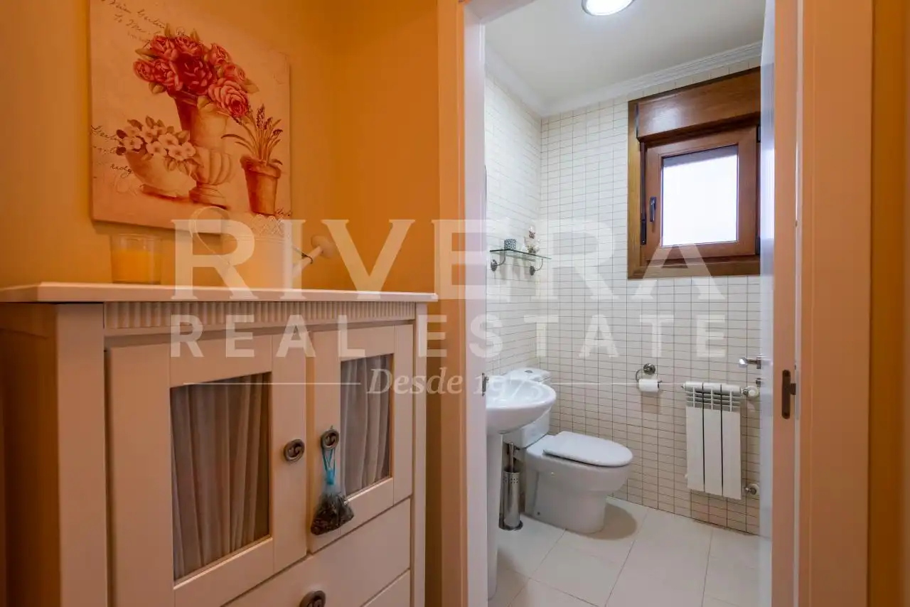Baño de Casa o chalet en venta en Sanxenxo con Calefacción, Jardín privado y Parquet