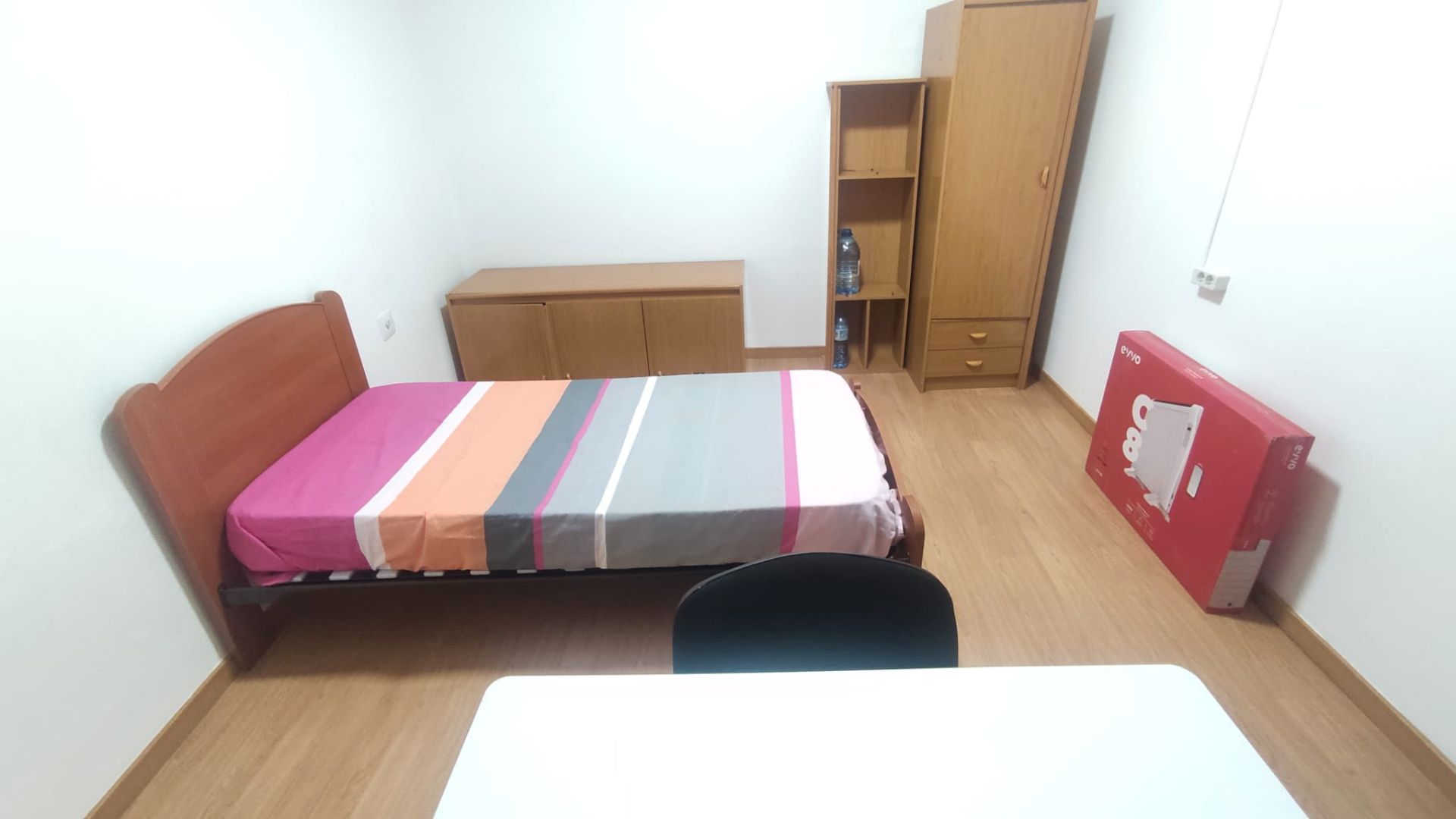 Bedroom of Flat to rent in Ourense Capital   with Heating, Furnished and Oven