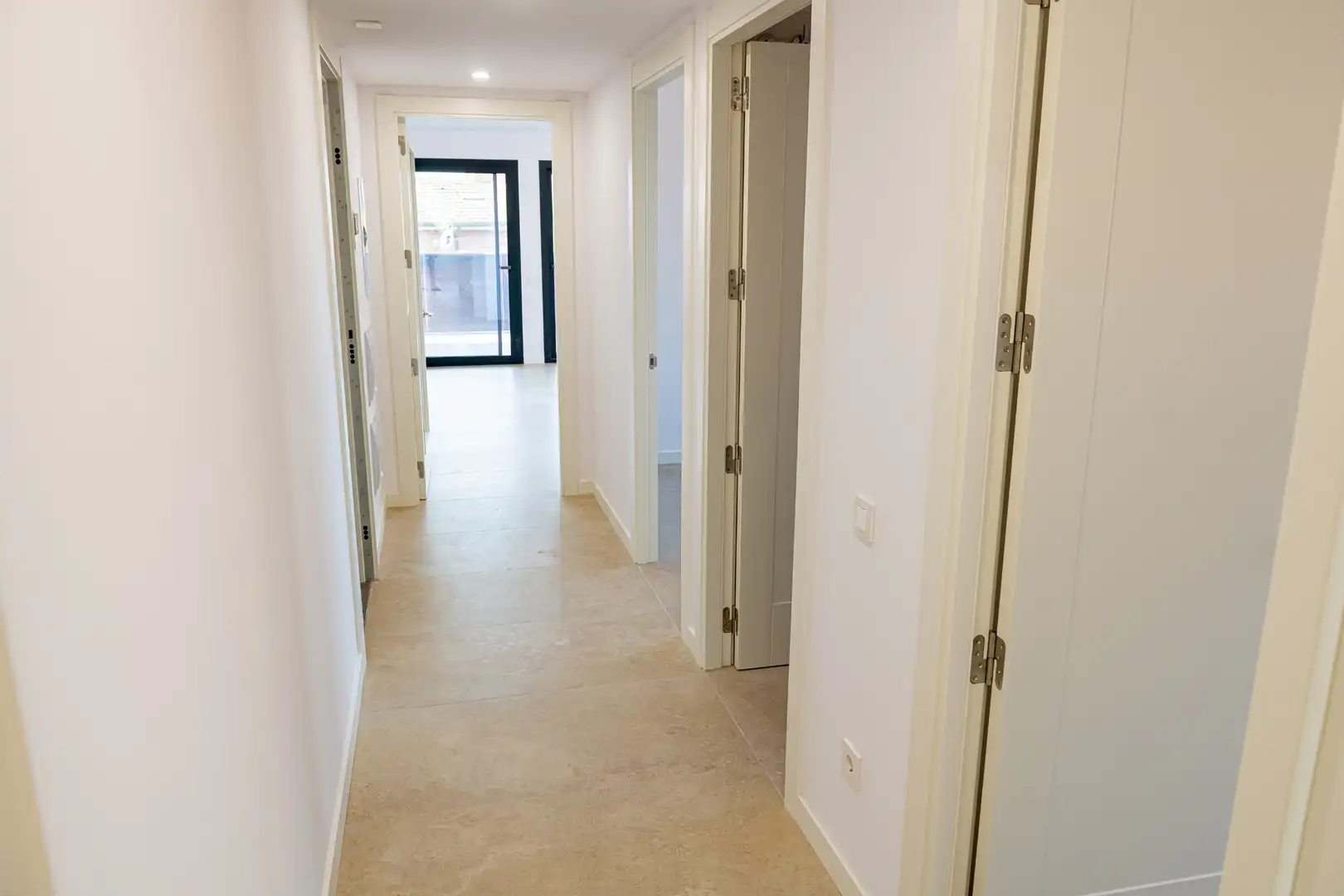 Neubau-Penthouse mit Aufzug zum Verkauf in Carrer de Granollers 7, imagen 9