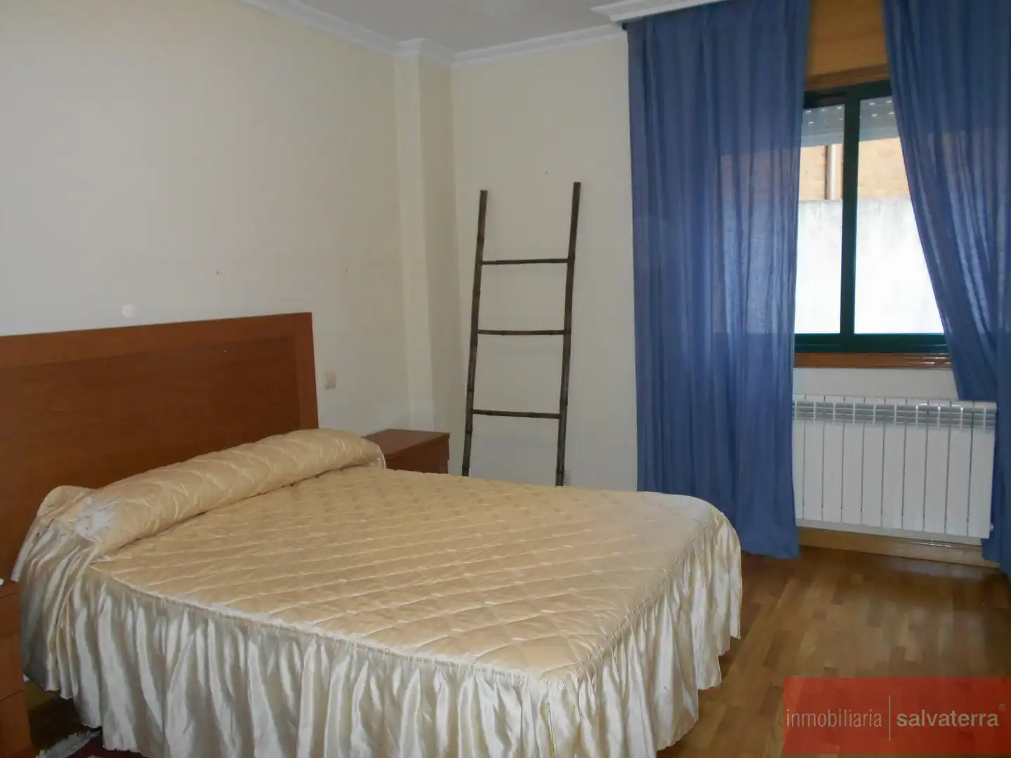 Habitación de Piso de alquiler en As Neves   con Calefacción