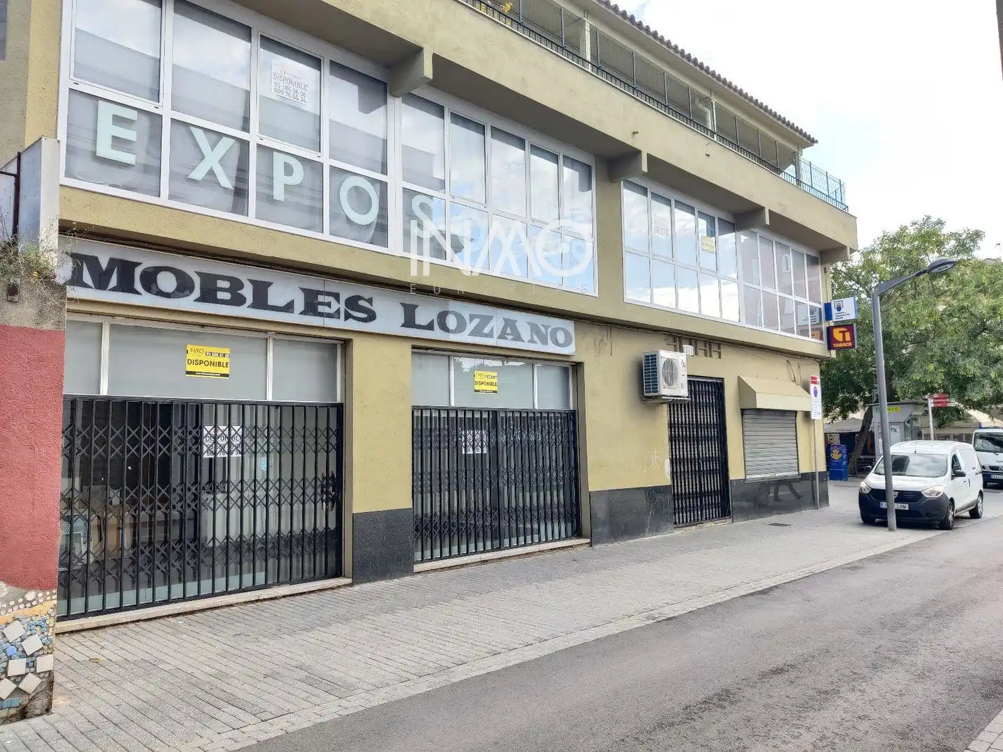 Vista exterior de Local de alquiler en Rubí