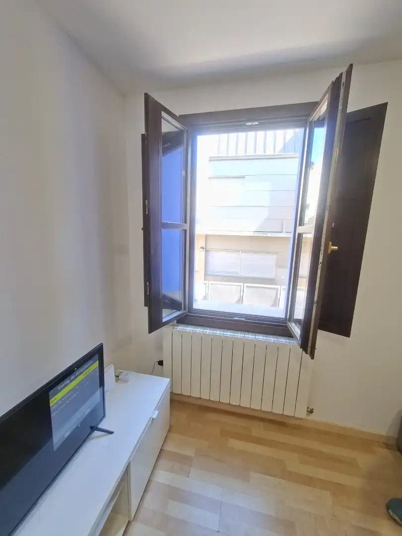 Wohnung zur Miete in Zaragoza mit Heizung, Möbliert und Ofen