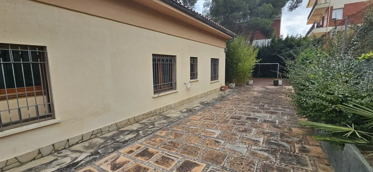 Vista exterior de Casa o xalet en venda en Corbera de Llobregat amb Aire condicionat i Calefacció