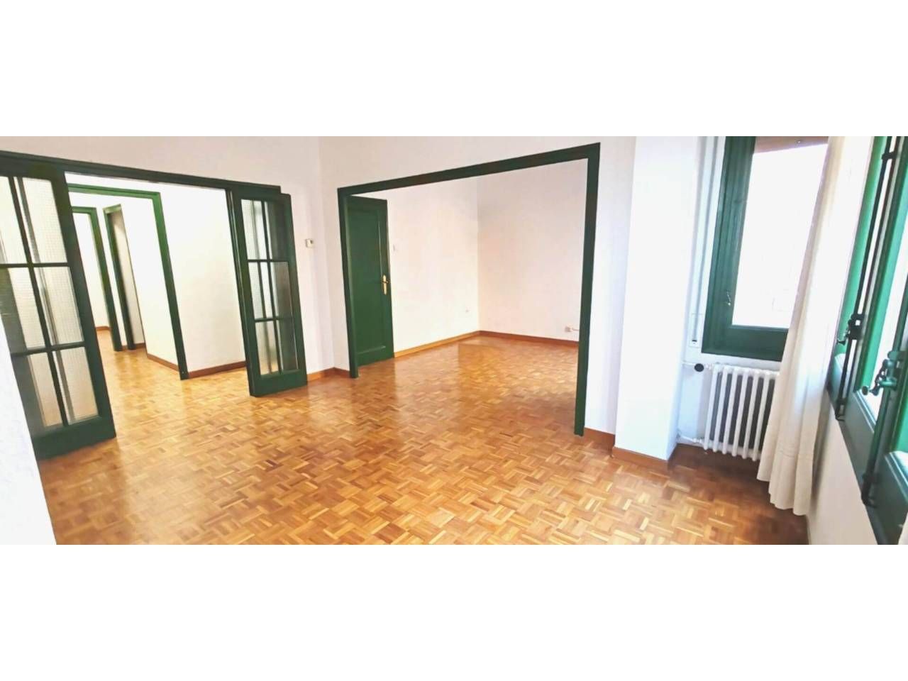 Dormitori de Pis en venda en Girona Capital amb Aire condicionat, Calefacció i Parquet