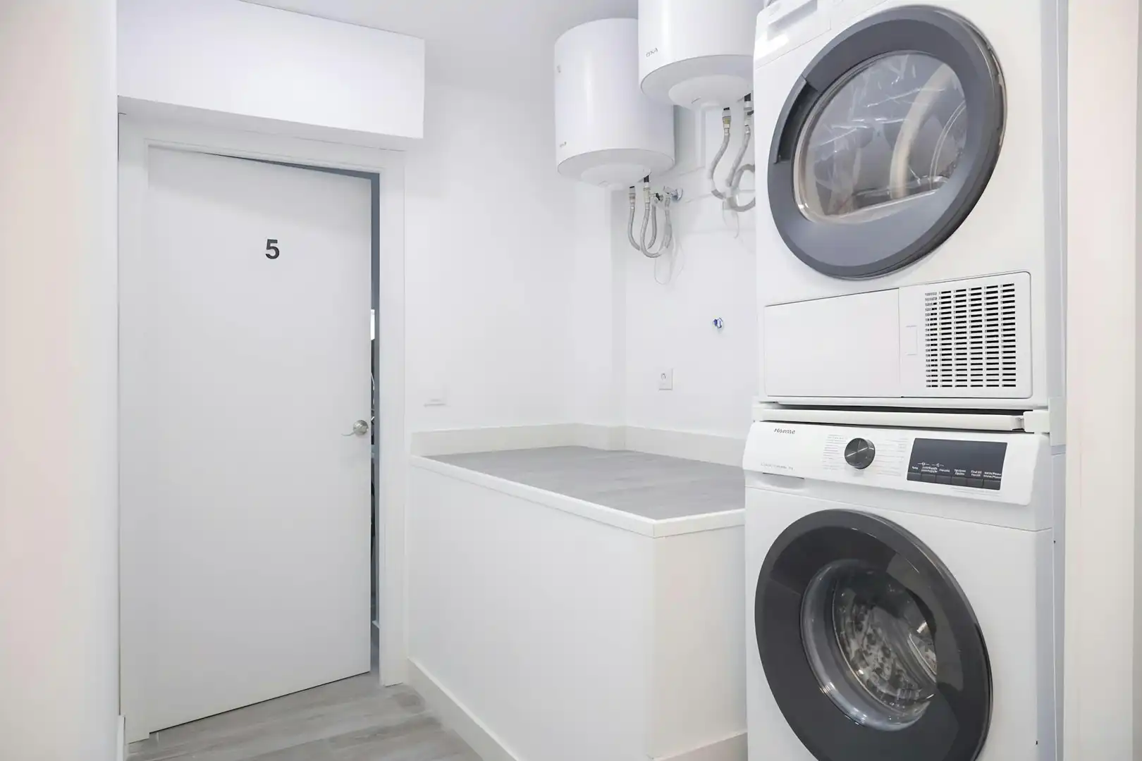 Dormitori de Pis de lloguer en  Madrid Capital amb Aire condicionat, Calefacció i Moblat