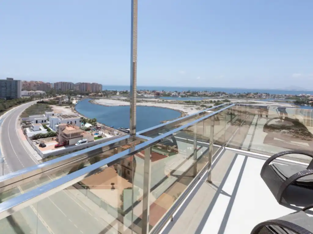 Terraza de Ático en venta en La Manga del Mar Menor con Piscina y Piscina comunitaria