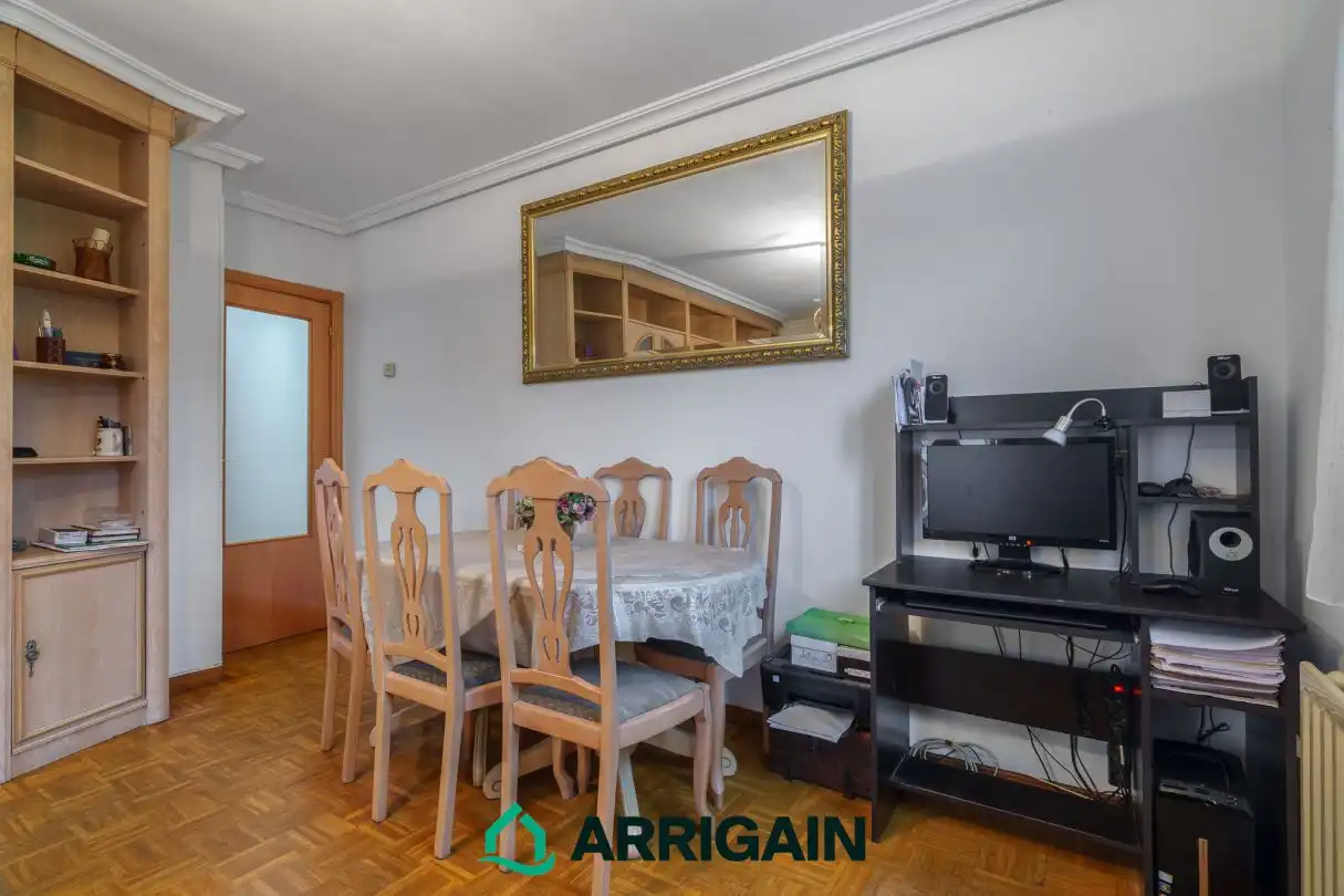Comedor de Piso en venta en Donostia - San Sebastián  con Calefacción, Trastero y Balcón