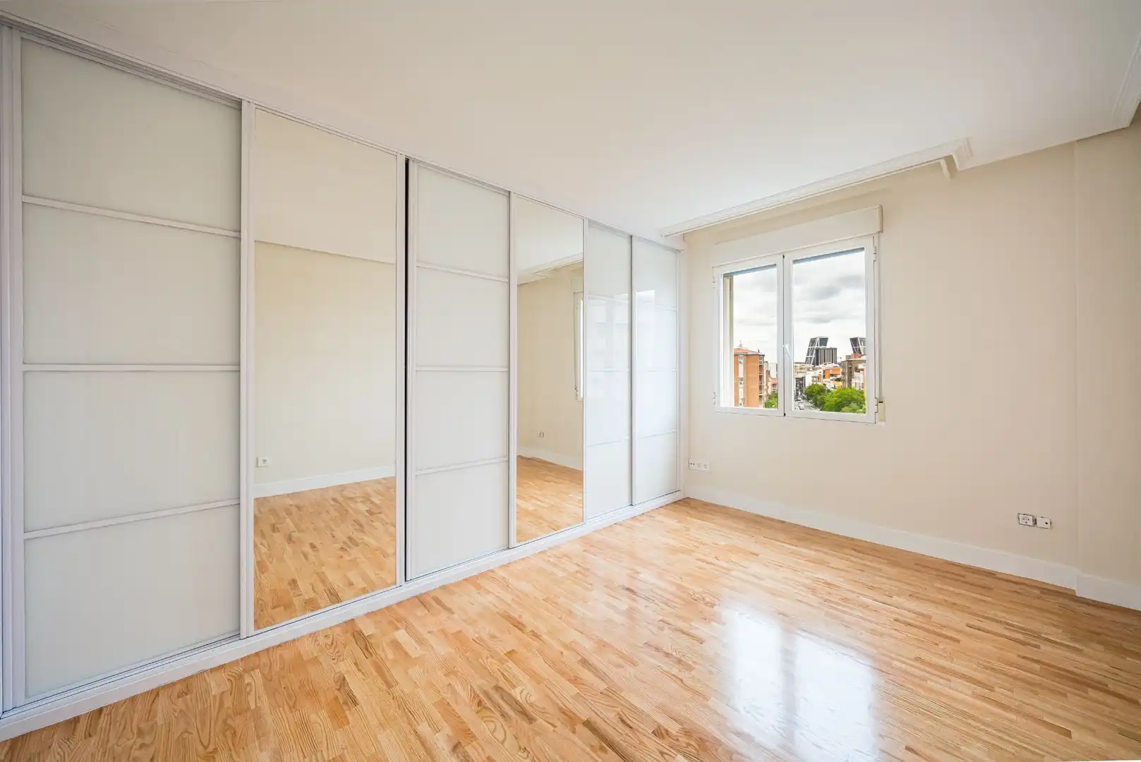 Habitación de Piso en venta en Madrid con Aire acondicionado, Calefacción y Terraza