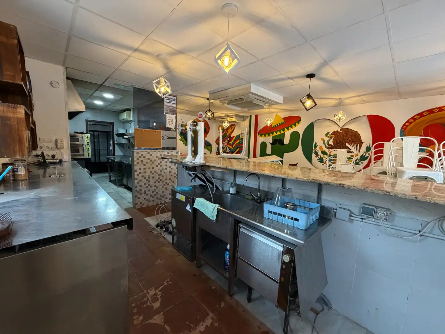 Local en venta en Alicante / Alacant con Aire acondicionado, Terraza y Amueblado