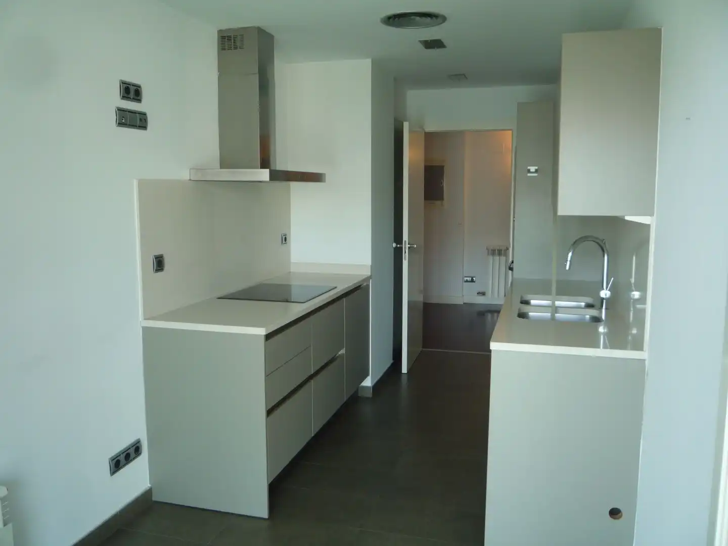 Cocina de Piso en venta en Sitges con Aire acondicionado, Terraza y Piscina comunitaria