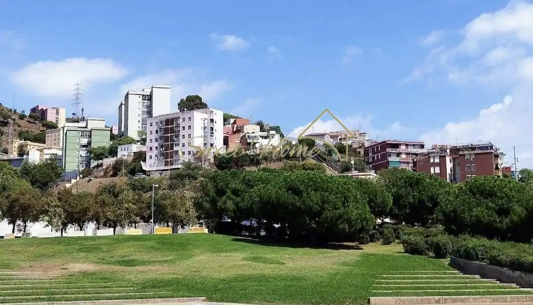 Vista exterior de Residencial en venda en Santa Coloma de Gramenet