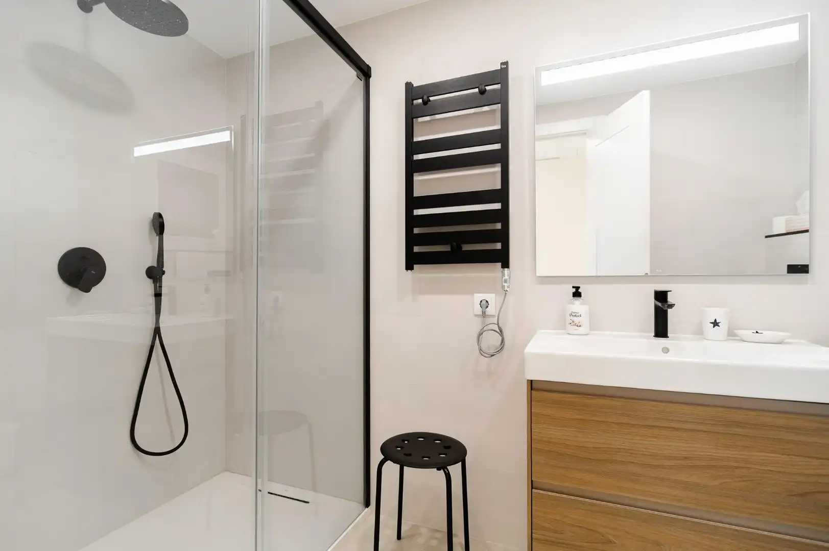 Badezimmer von Wohnungen zum Verkauf in Benicasim / Benicàssim mit Klimaanlage, Heizung und Privatgarten