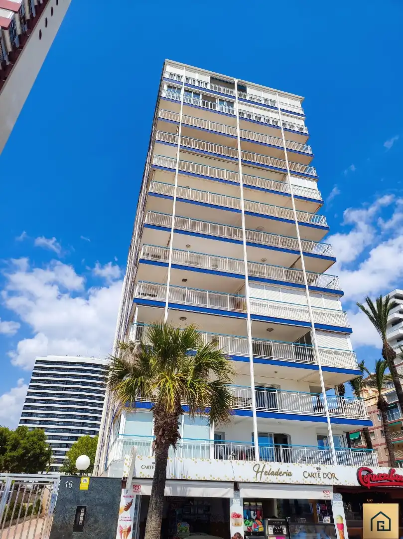 Vista exterior de Piso en venta en Benidorm con Terraza, Amueblado y Alarma