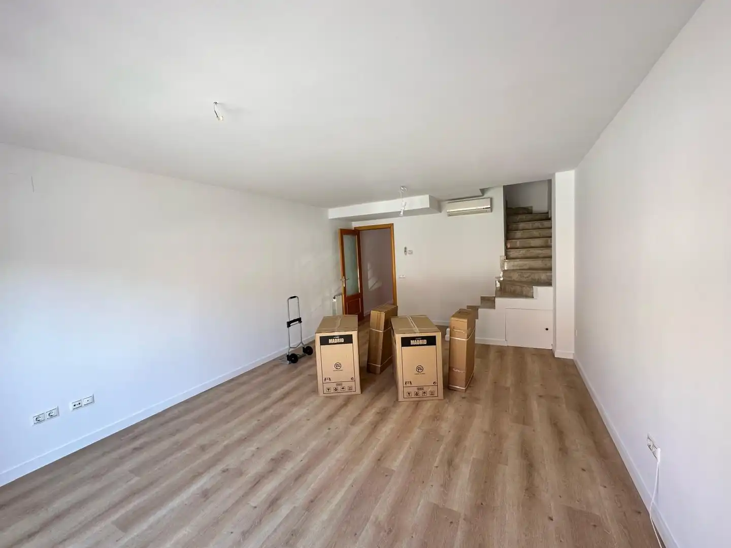 Maisonette zum Verkauf in Rubí mit Klimaanlage, Heizung und Terrasse