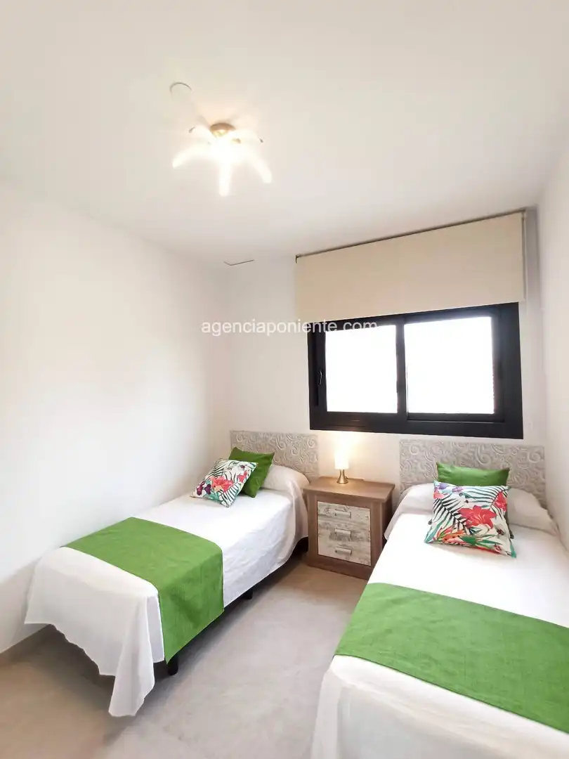 Bedroom of Flat for rent in Benidorm  with Air Conditioner, Terrace and Furnished
